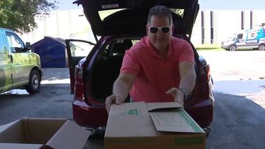 Meals on Wheels delivers warm meals to seniors for Thanksgiving