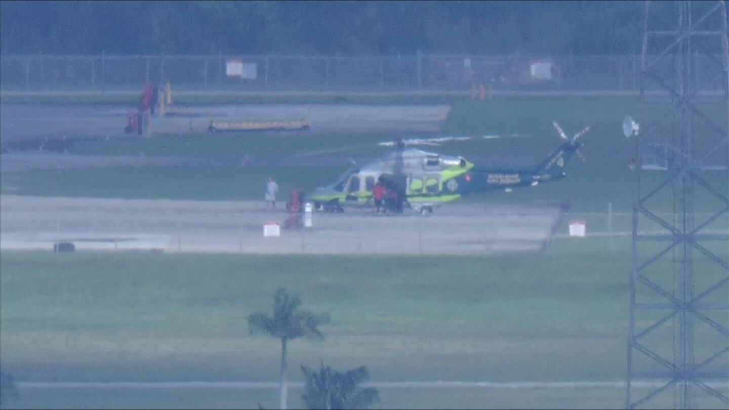 Watch rescue after small plane crashes into Florida Everglades