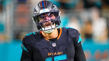 Dolphins trade Jaelan Phillips to Eagles for 2026 third-round pick, per reports