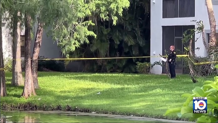 2-year-old dies after being found in lake behind Plantation home