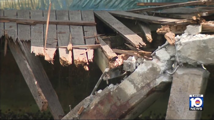 Video shows Sarasota superyacht crash into dock along New River in Fort Lauderdale