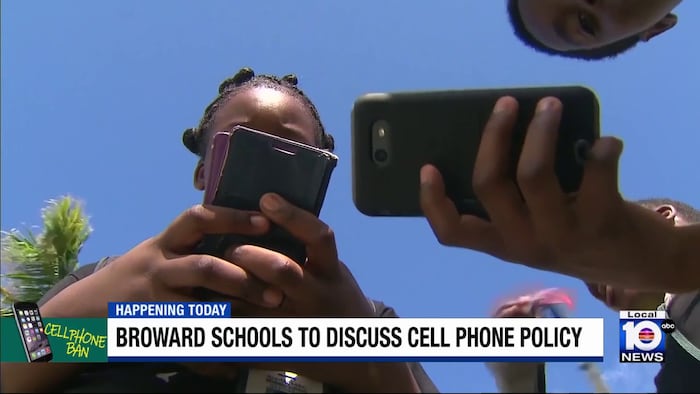 Broward County School Board to discuss, vote on student cellphone policy
