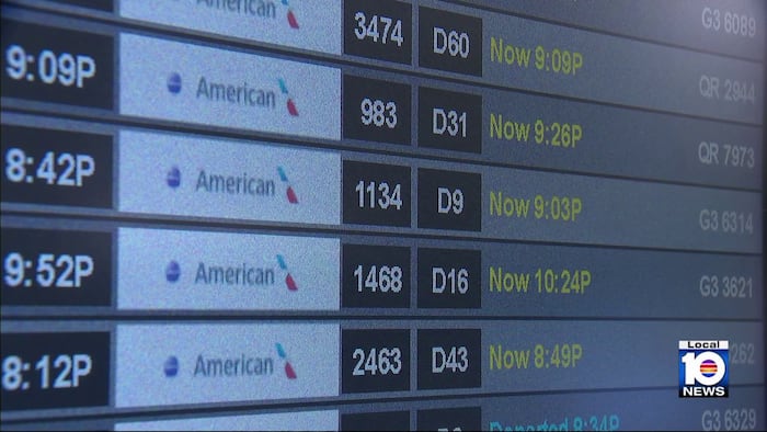 Problema tecnológico obligó a American Airlines a suspender temporalmente todos sus vuelos