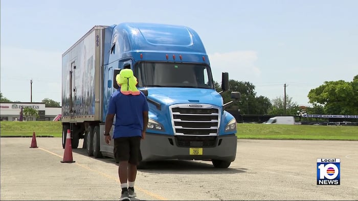 Immigrant truck drivers train at Miami Dade College amid crackdown
