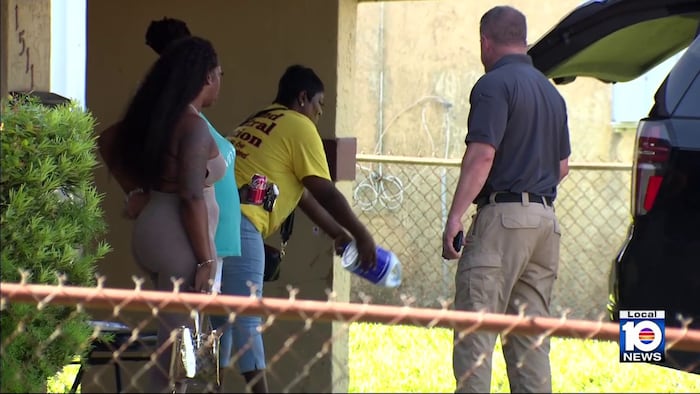 Detectives investigate 23-year-old man's death in Lauderhill