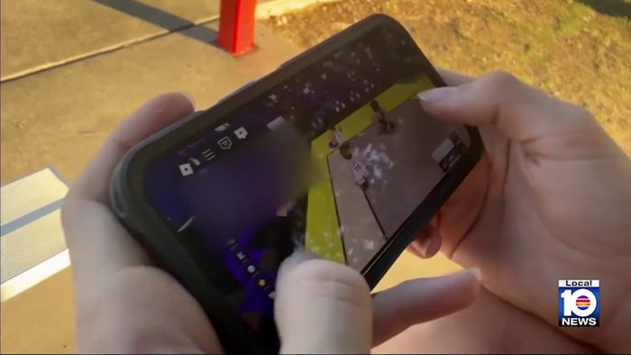 Miami-Dade mom sues Roblox, Discord, says apps enabled pedophile to seduce, rape daughter, 11