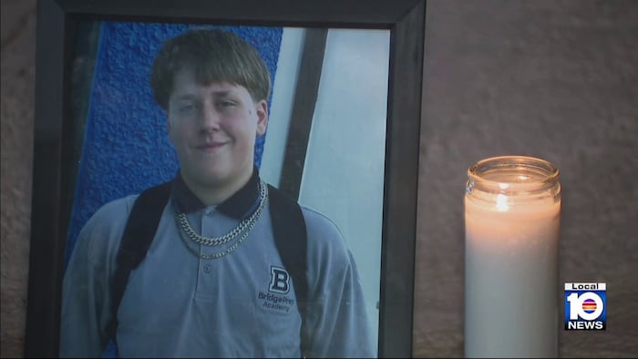 Audio of 911 caller after teen’s fatal stabbing in Broward: ‘It’s a ...