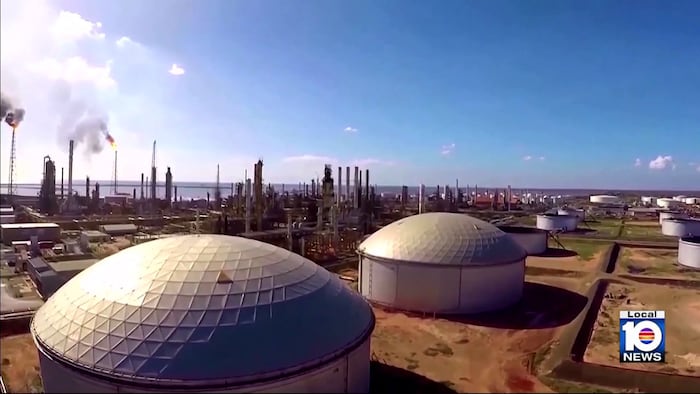 Wasserman Schultz among Democrats opposing U.S.-Venezuela oil deal