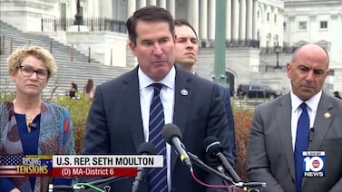 Venezuela threatens airlines over flights suspensions; Democrats reassert congressional authority