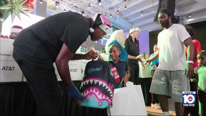 Miami Heat spreads holiday cheer at tech giveaway